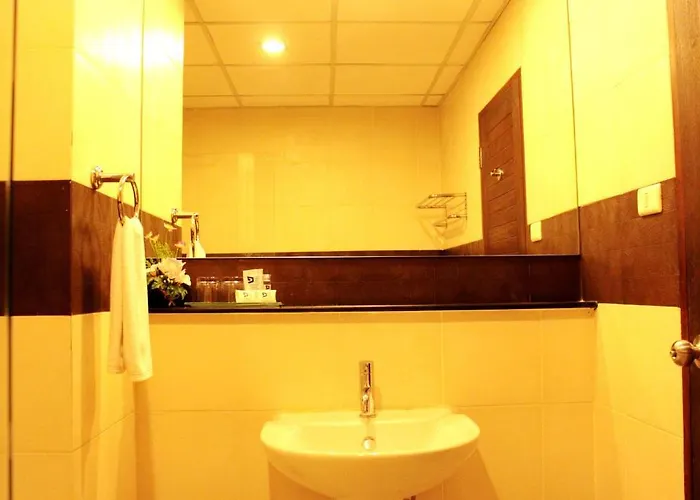 14 Hotel